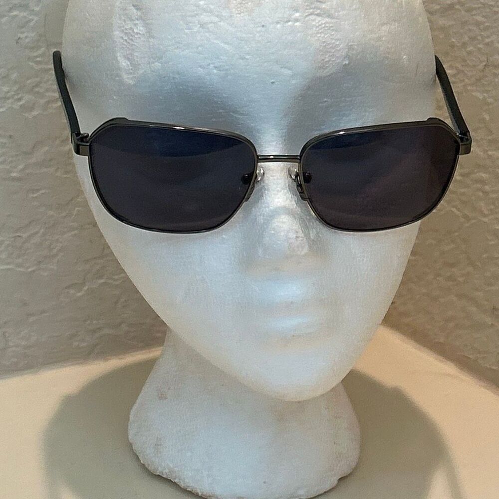 Guess GU00117 Thin Gunmetal Frame Rectangle Sunglasses Smoke Lens NEW - Picture 9 of 12